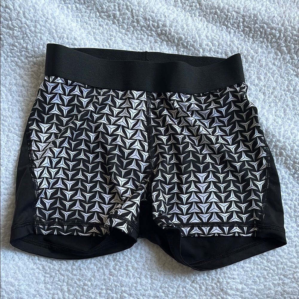 Victoria's Secret Black and White Geometric Athletic Shorts size S GUC
